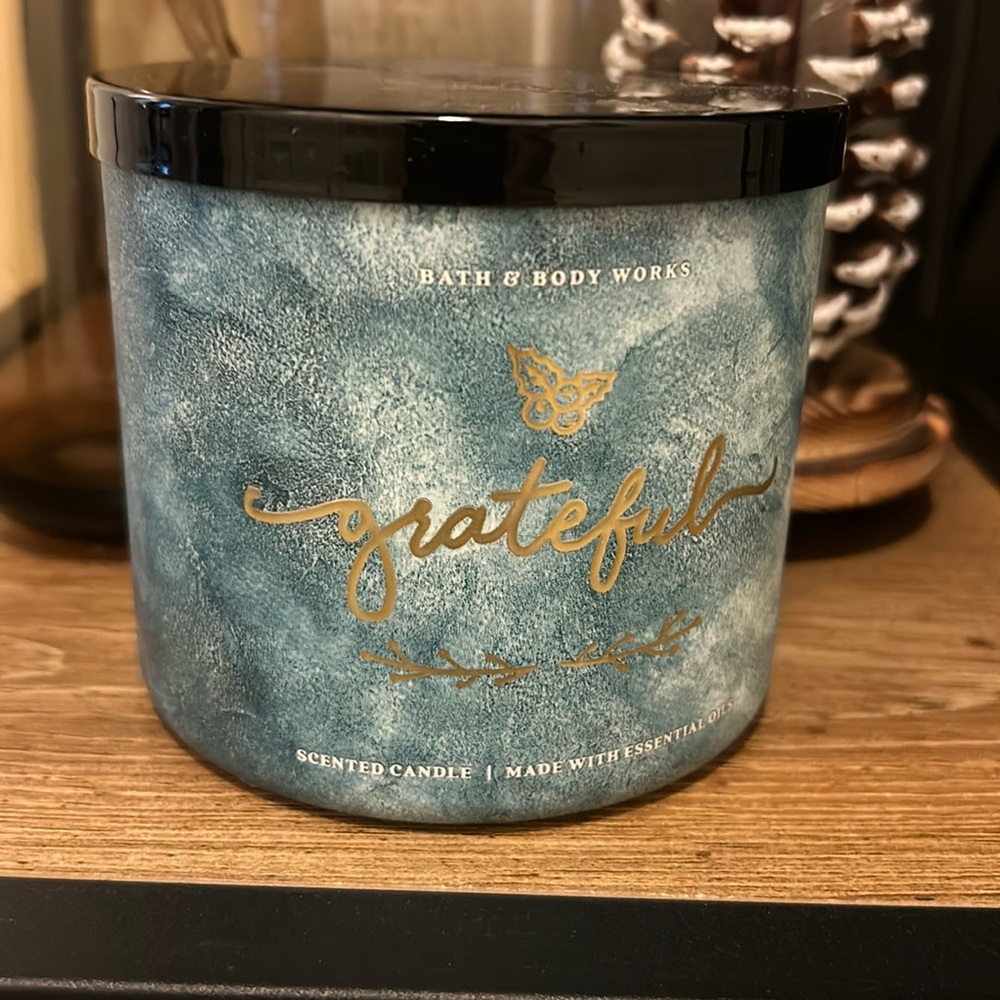 Bath & Body Works Collectors Edition “Grateful” Candle